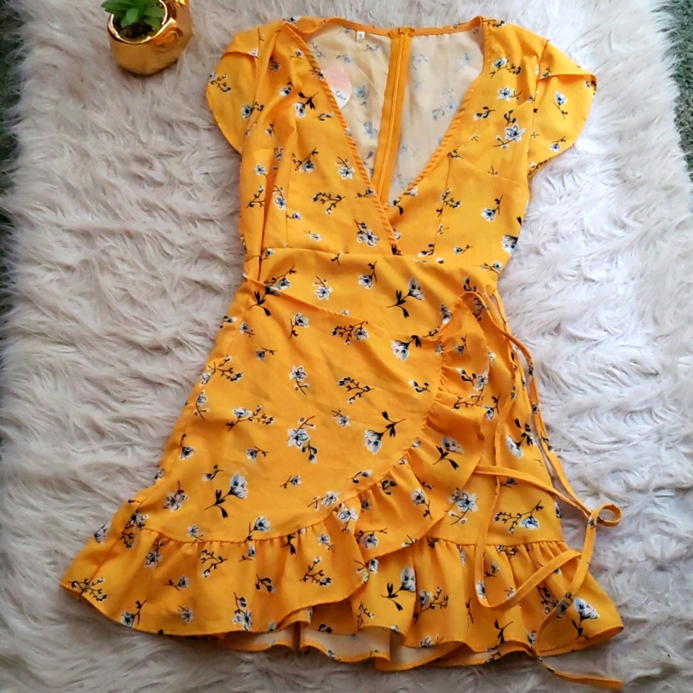 Small yellow dress